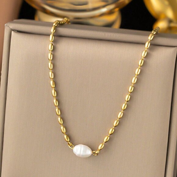 Yellow Gold Women's Luxury Vintage Style Gold Plated Stainless Steel Necklace - Picture 1 of 7